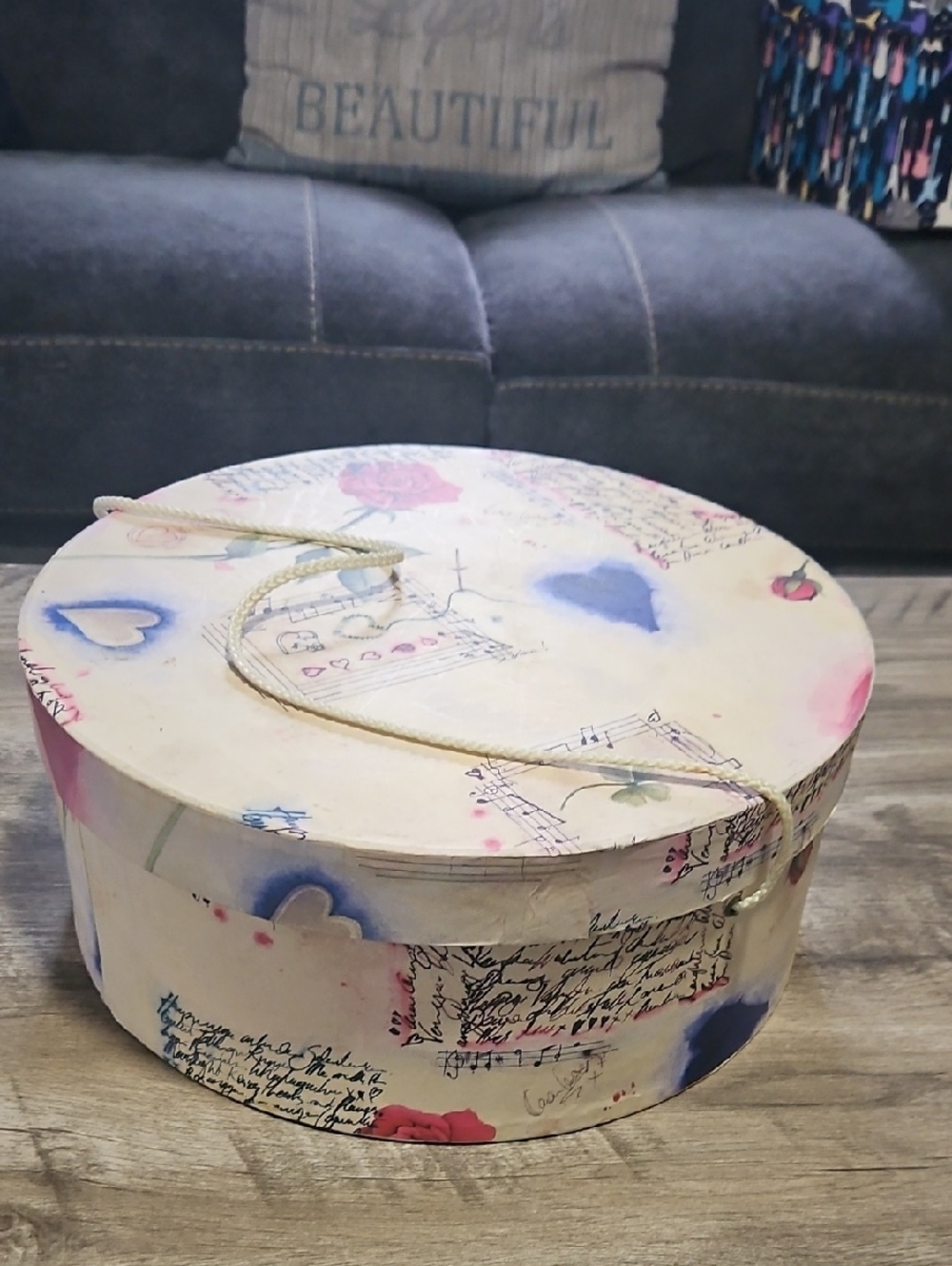 Pastel Heart Motif Round Hat Box
